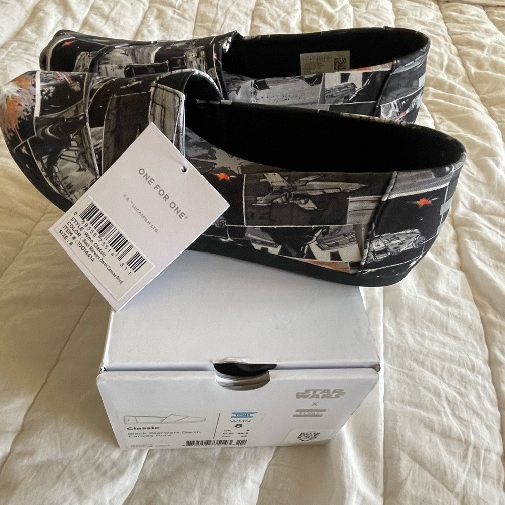 NWT Star Wars x Toms Black Darth Women’s Slip ons